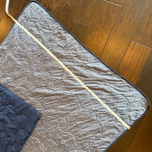 Set of 2 SHARPER IMAGE Cooling Touch Throw Blanket Grey & Blue - Picture 5 of 16